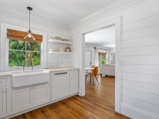 Дом в аренду по адресу 918 NE 5th Street - фото 6547120