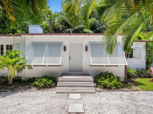 Дом в аренду по адресу 918 NE 5th Street - фото 6547130