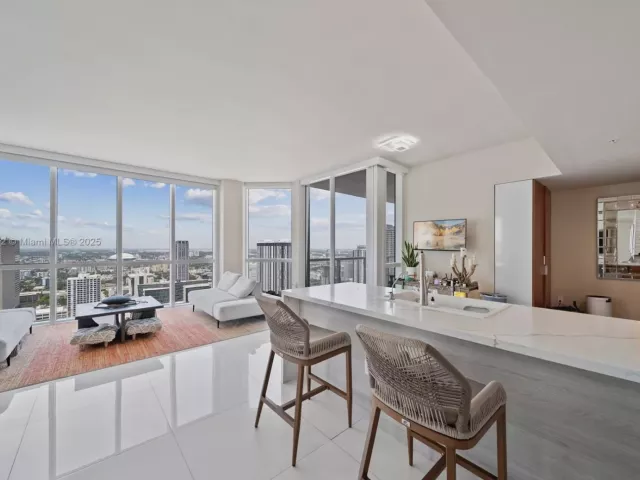 Продажа квартиры #4608 - фото 6552345