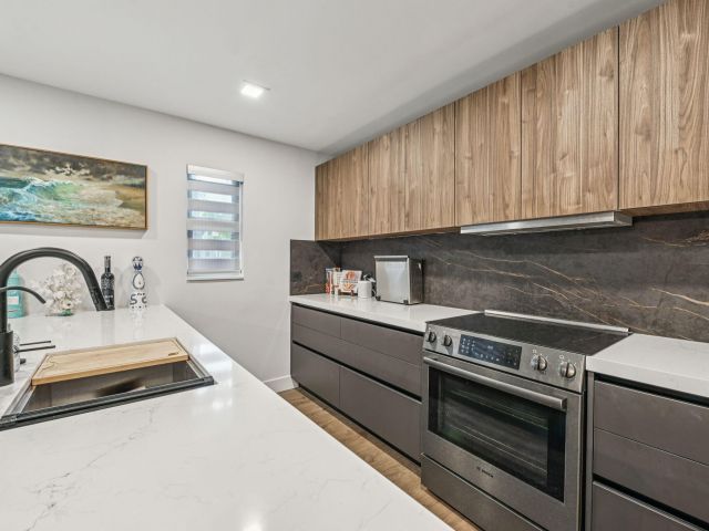 Продажа дома по адресу 660 Forsyth Street 7 - фото 6593973