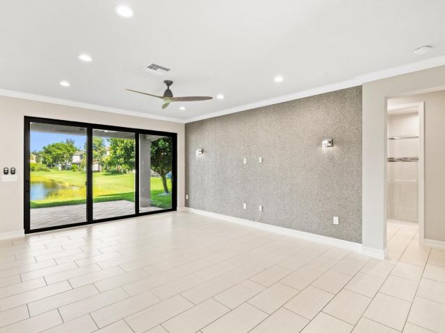 Дом в аренду по адресу 14174 Paverstone Terrace - фото 6615083