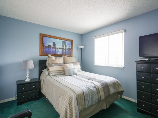 Продажа дома по адресу 13741 SW 160th Terrace - фото 6818670