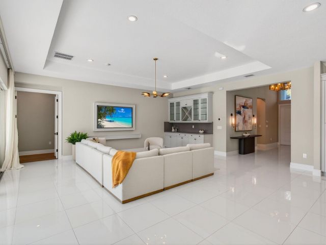 Дом в аренду по адресу 19886 Meadowside Lane - фото 6593170