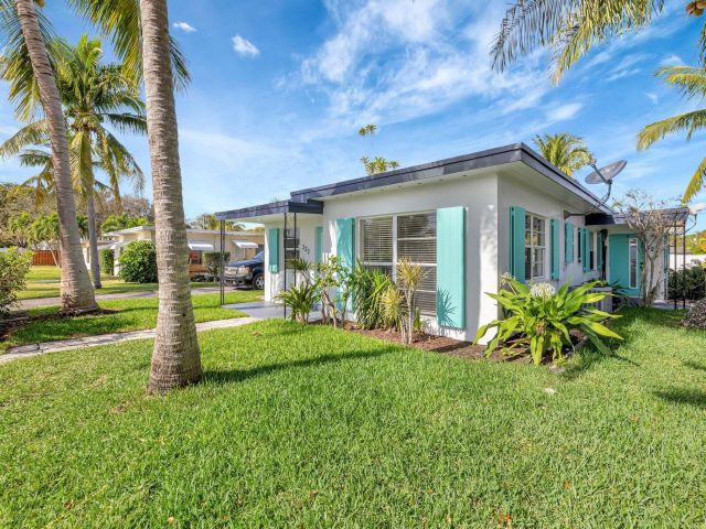 Продажа дома по адресу 325 De Carie Street - фото 6618551