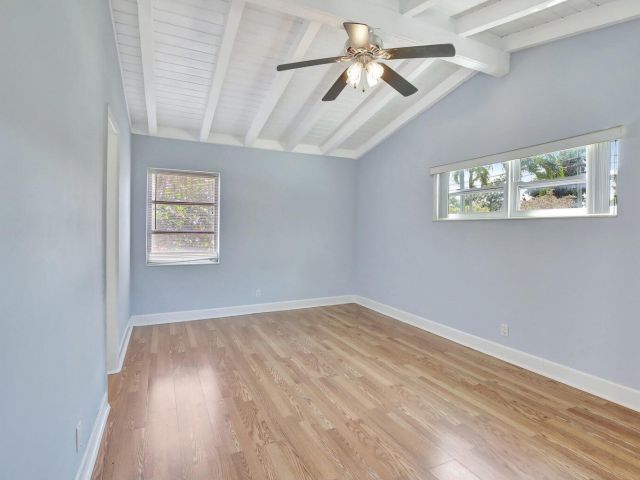 Продажа дома по адресу 1733 SW 5th Court - фото 6552917