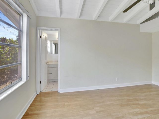 Продажа дома по адресу 1733 SW 5th Court - фото 6552918