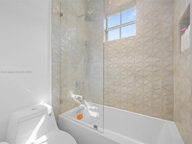 Дом в аренду по адресу 19460 39th Ct 19460 - фото 6551372