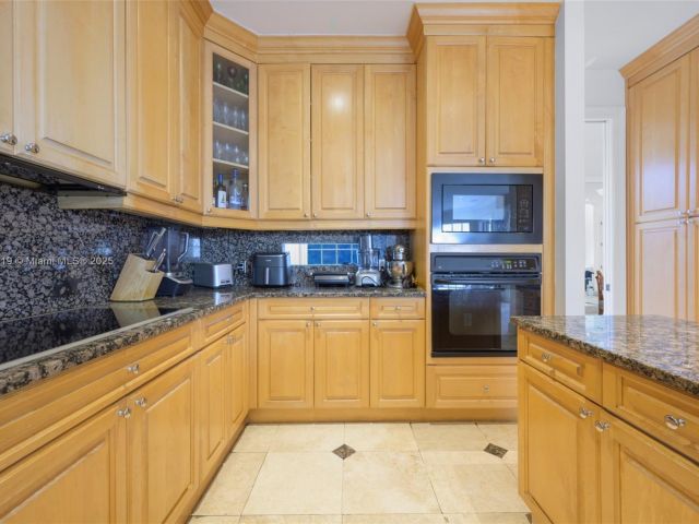 Дом в аренду по адресу 19460 39th Ct 19460 - фото 6551383