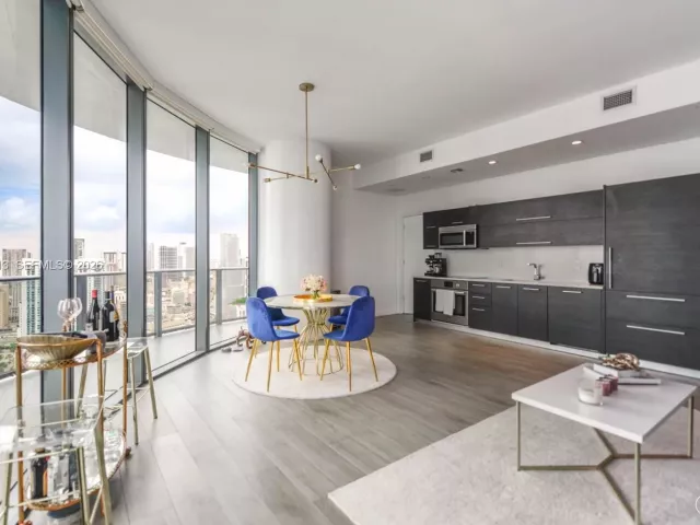 Продажа квартиры #4108 - фото 6931151