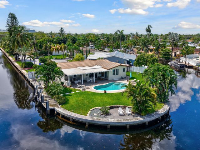 Дом в аренду по адресу 1101 SE 9th Terrace - фото 6551729