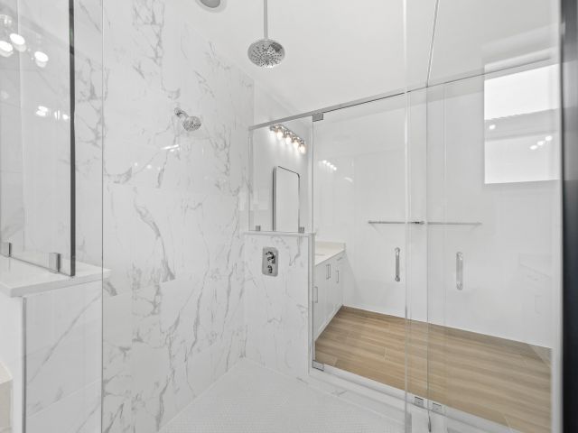 Продажа дома по адресу 1450 SW 23rd Street - фото 6579467