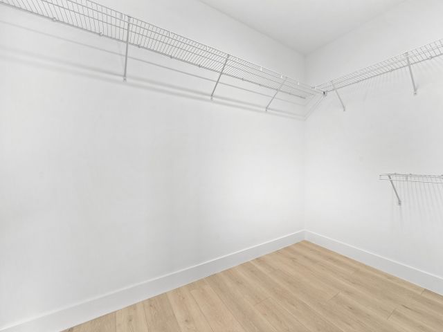 Продажа дома по адресу 1450 SW 23rd Street - фото 6579470