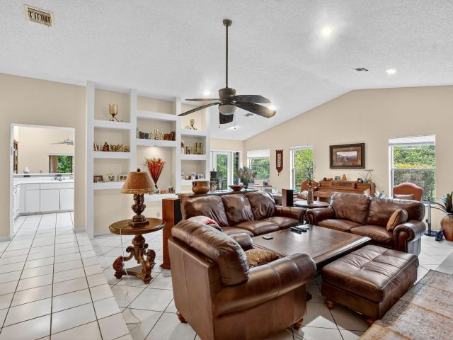 Продажа дома по адресу 20803 Cabrillo Way - фото 6594121