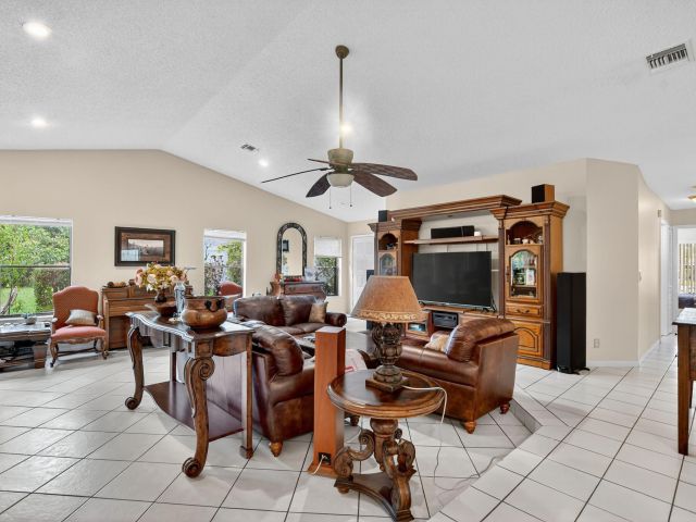 Продажа дома по адресу 20803 Cabrillo Way - фото 6594122