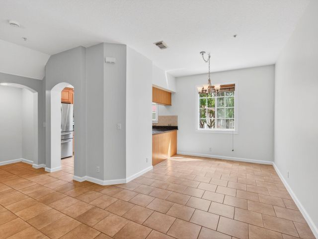 Дом в аренду по адресу 4582 Danson Way - фото 6595577