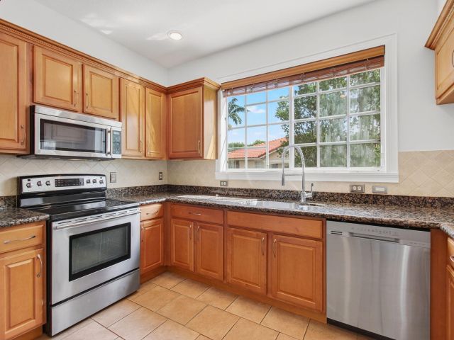 Дом в аренду по адресу 4582 Danson Way - фото 6595581