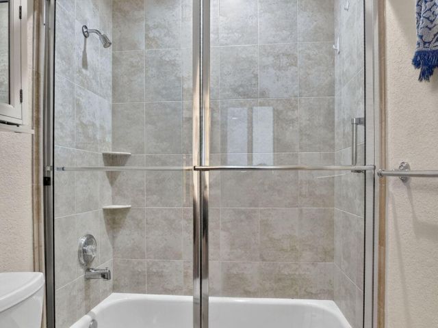 Дом в аренду по адресу 328 NW 42nd Street - фото 6594085