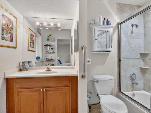 Дом в аренду по адресу 328 NW 42nd Street - фото 6594086