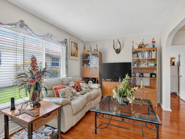 Дом в аренду по адресу 328 NW 42nd Street - фото 6594090