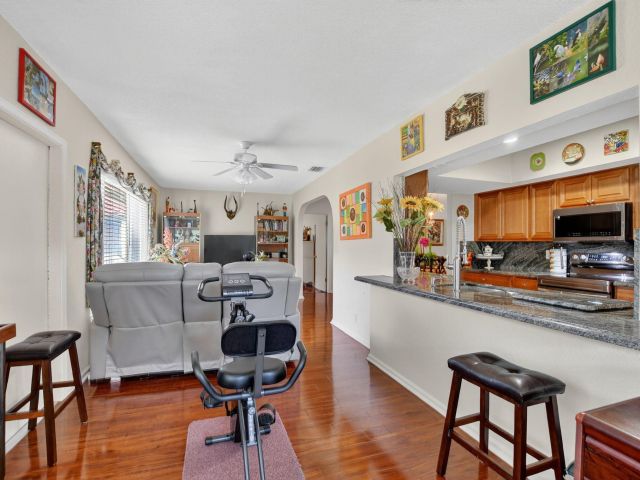 Дом в аренду по адресу 328 NW 42nd Street - фото 6594092