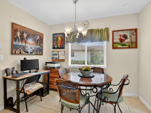 Дом в аренду по адресу 328 NW 42nd Street - фото 6594094