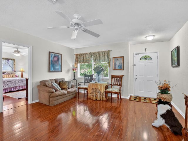 Дом в аренду по адресу 328 NW 42nd Street - фото 6594095