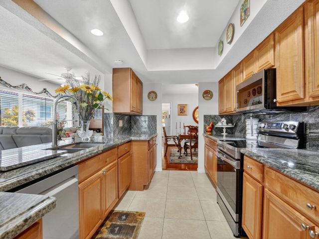 Дом в аренду по адресу 328 NW 42nd Street - фото 6594096