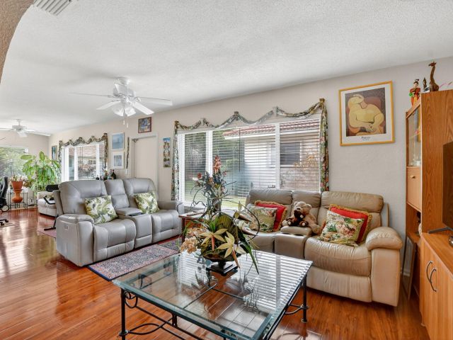 Дом в аренду по адресу 328 NW 42nd Street - фото 6594098