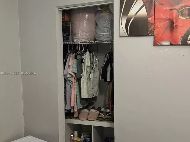 Продажа дома по адресу 7130 NW 21st Ct - фото 7685327