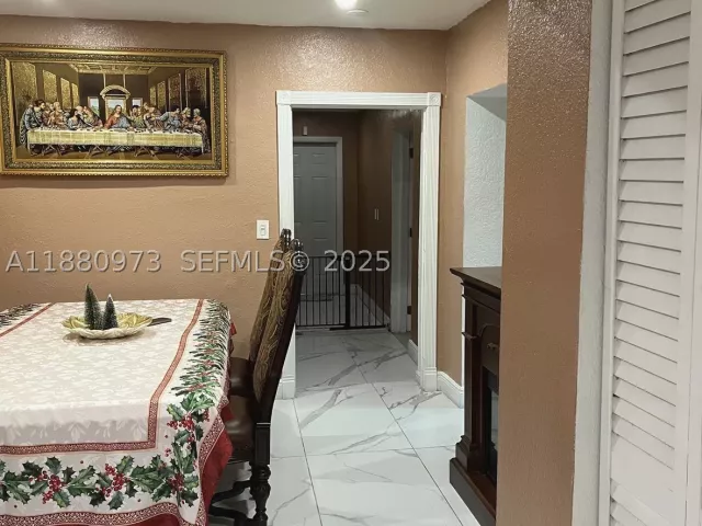 Продажа дома по адресу 7130 NW 21st Ct - фото 8910776