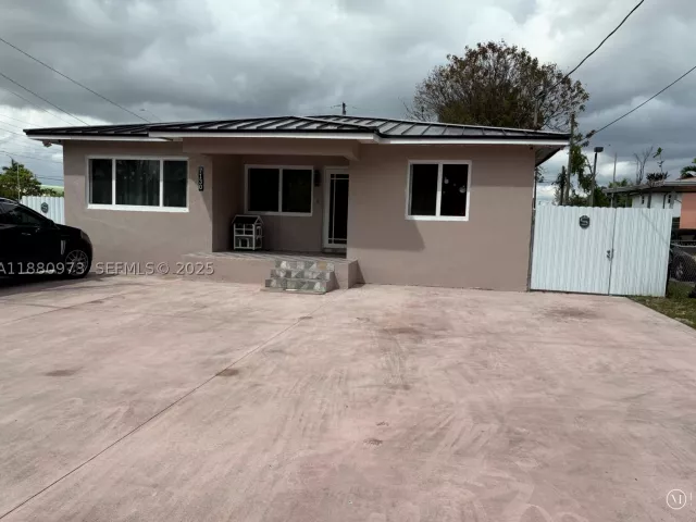 Продажа дома по адресу 7130 NW 21st Ct - фото 8910759