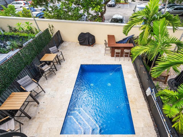 Дом в аренду по адресу 605 Avenue H - фото 6616724