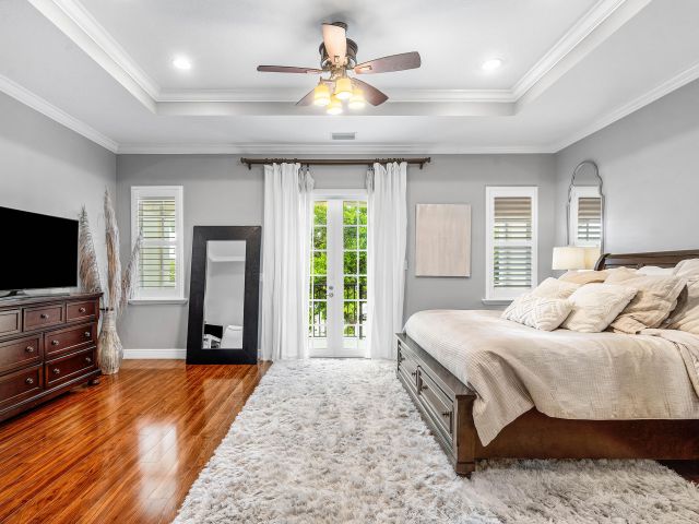 Дом в аренду по адресу 605 Avenue H - фото 6616725