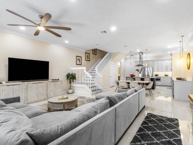 Дом в аренду по адресу 605 Avenue H - фото 6616733