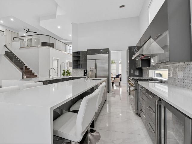 Продажа дома по адресу 6529 NW 40th Court - фото 6611374