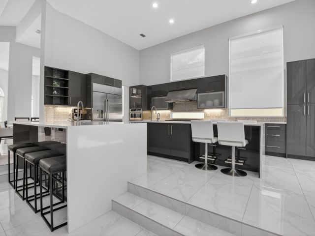 Продажа дома по адресу 6529 NW 40th Court - фото 6611376