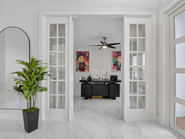 Продажа дома по адресу 6529 NW 40th Court - фото 6611386