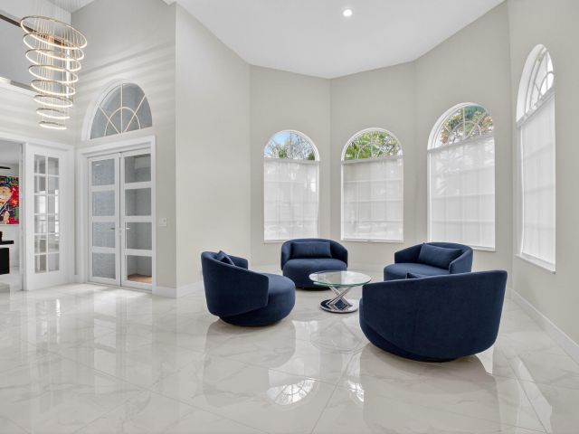 Продажа дома по адресу 6529 NW 40th Court - фото 6611387