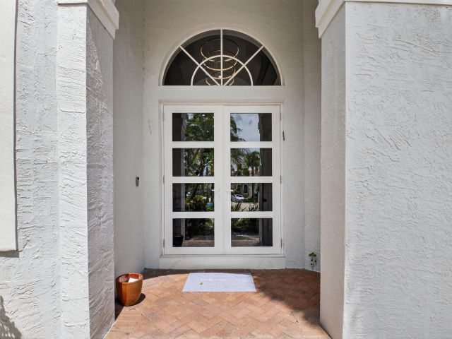 Продажа дома по адресу 6529 NW 40th Court - фото 6611389