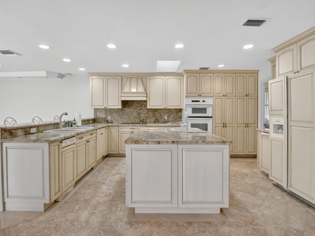 Продажа дома по адресу 5884 Pinebrook Drive - фото 6623364