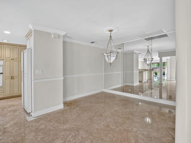 Продажа дома по адресу 5884 Pinebrook Drive - фото 6623368