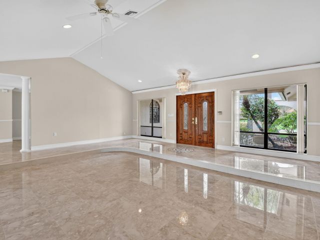 Продажа дома по адресу 5884 Pinebrook Drive - фото 6623371