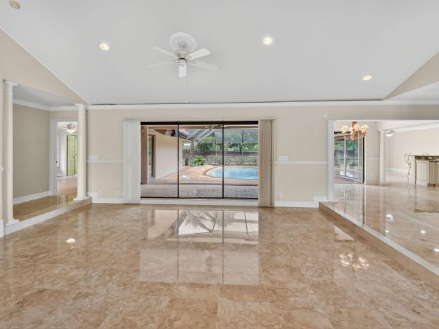 Продажа дома по адресу 5884 Pinebrook Drive - фото 6623373