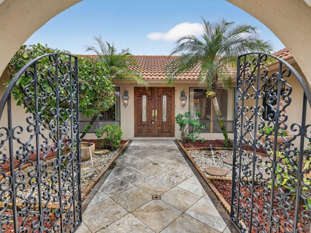 Продажа дома по адресу 5884 Pinebrook Drive - фото 6623375