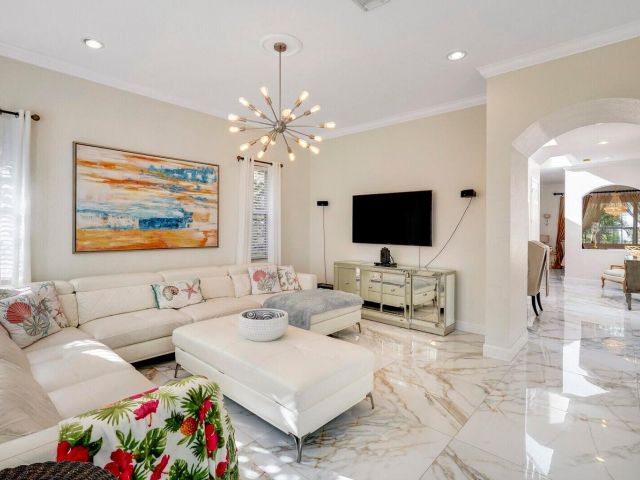 Продажа дома по адресу 599 Cresta Circle - фото 6592612