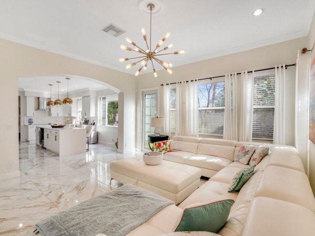 Продажа дома по адресу 599 Cresta Circle - фото 6592613