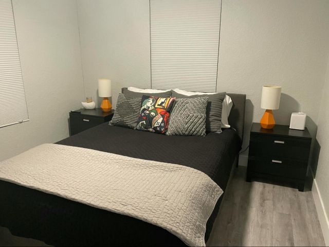 Дом в аренду по адресу 615 SW 9th Street - фото 6555700