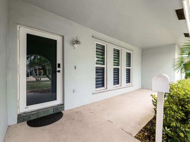 Продажа дома по адресу 1571 SW 13th Drive - фото 6594136