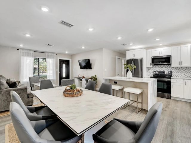 Продажа дома по адресу 4682 NW 3rd Avenue - фото 6622846