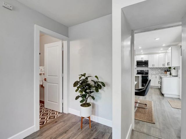 Продажа дома по адресу 4682 NW 3rd Avenue - фото 6622847